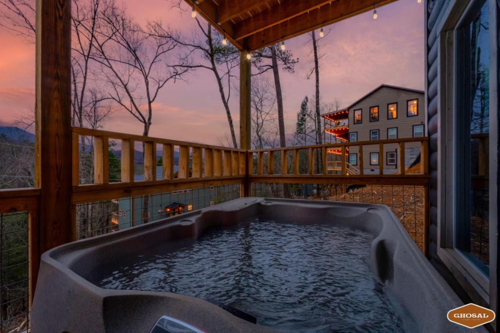 Tranquil Mountain Getaway By Ghosal Luxury Lodging Gatlinburg Exterior photo